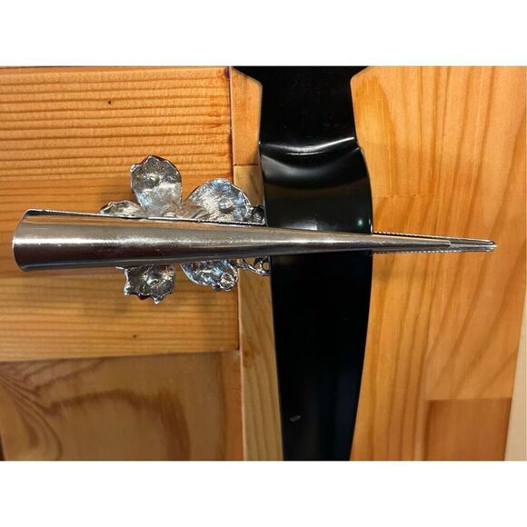 Large Vintage Rhinestone Studded Floral Alligator Hair Clip (8218) - Picture 2 of 5